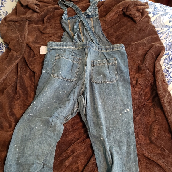 Jumper - Picture 2 of 3